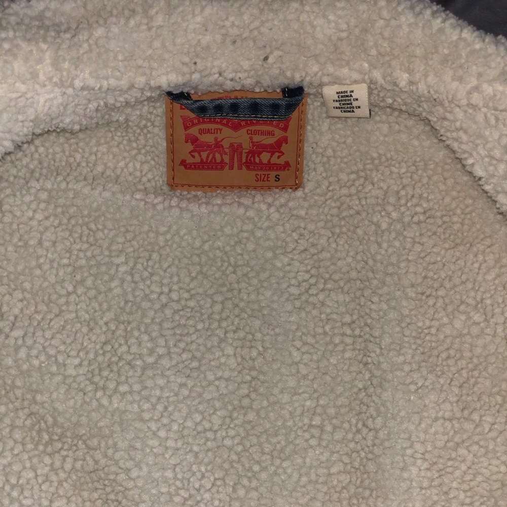 Levi's® Premium
SHERPA TRUCKER JACKET - Picture 5 of 6